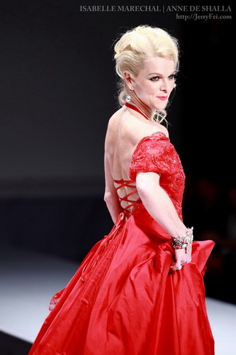 The Heart Truth Fashion Show 2012 - Model: Isabelle Maréchal, Designer: Anne De Shalla