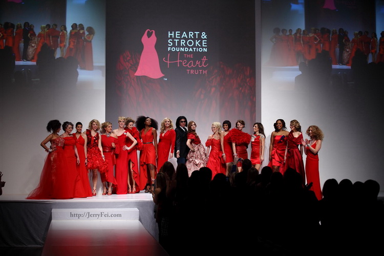 The Heart Truth Fashion Show 2012 - Finale