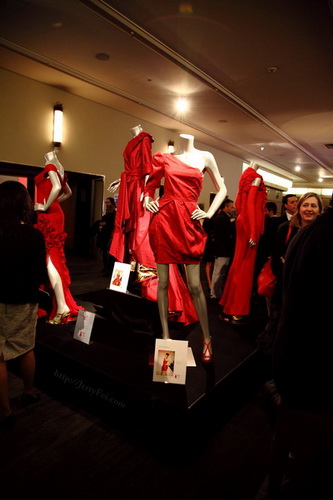 The Heart Truth Fashion Show 2012